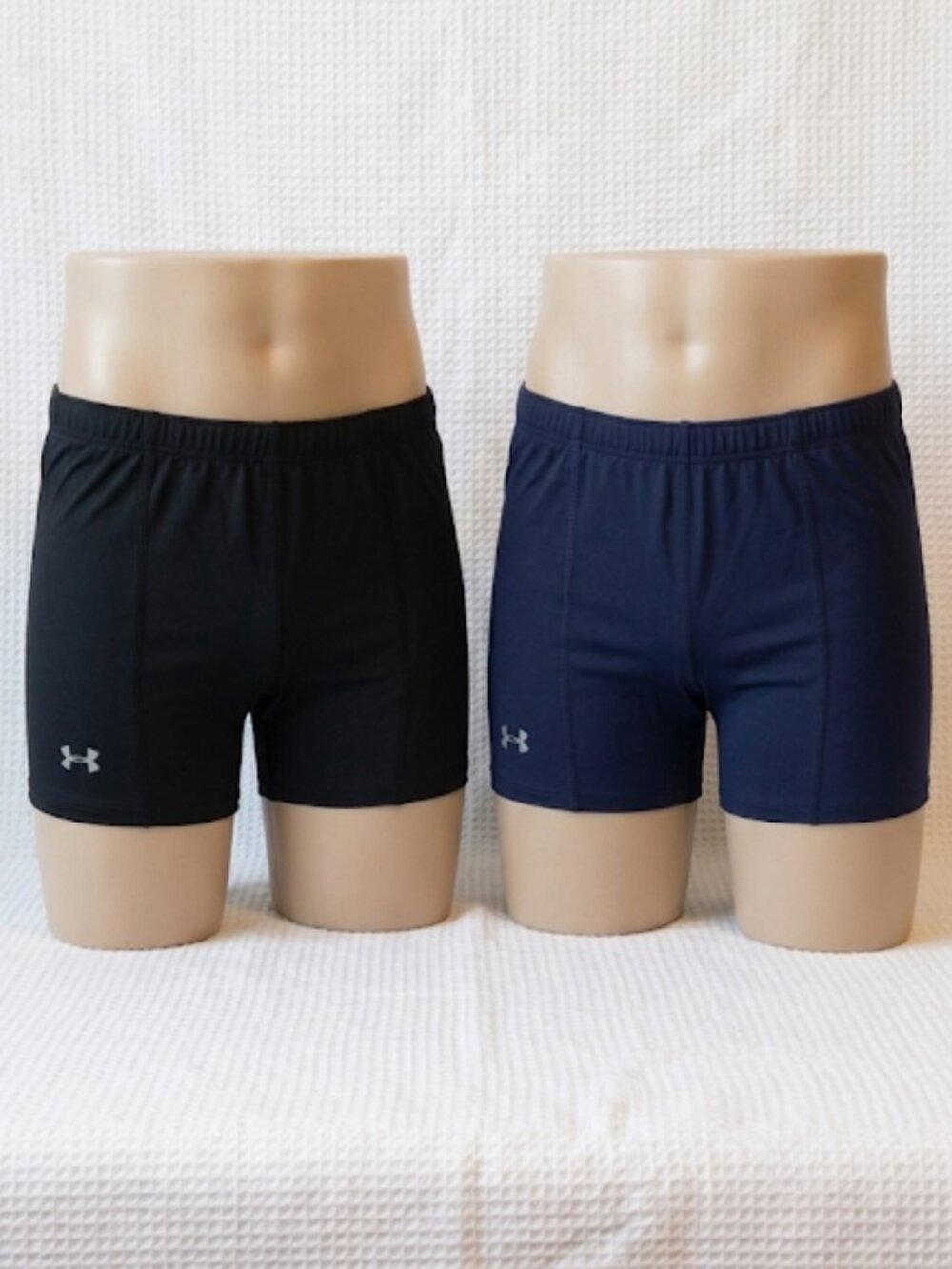 UNDER ARMOUR Lot of 2 Black & Navy Youth HeatGear Armour Mid Shorts Medium